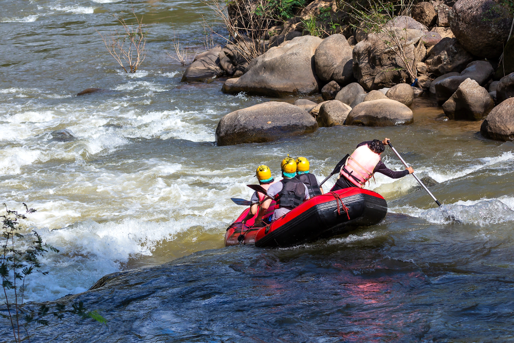 Rafting pe raul Mae Taeng